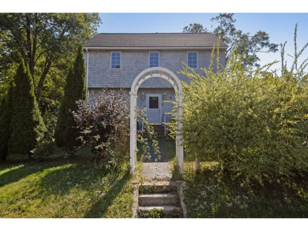 10 Sterling Road Kittery, ME 03904 - Photo 2 of 21