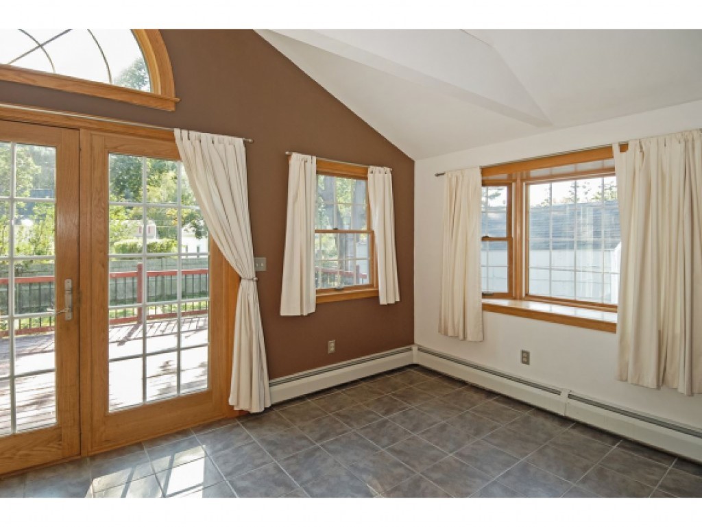 10 Sterling Road Kittery, ME 03904 - Photo 10 of 21