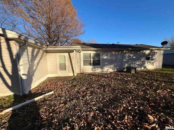 $55,000 | 202 South Elm Street, Cambria, IL 62918