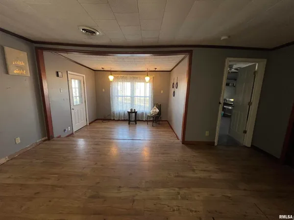 $55,000 | 202 South Elm Street, Cambria, IL 62918