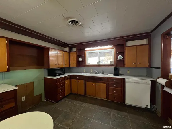 $55,000 | 202 South Elm Street, Cambria, IL 62918