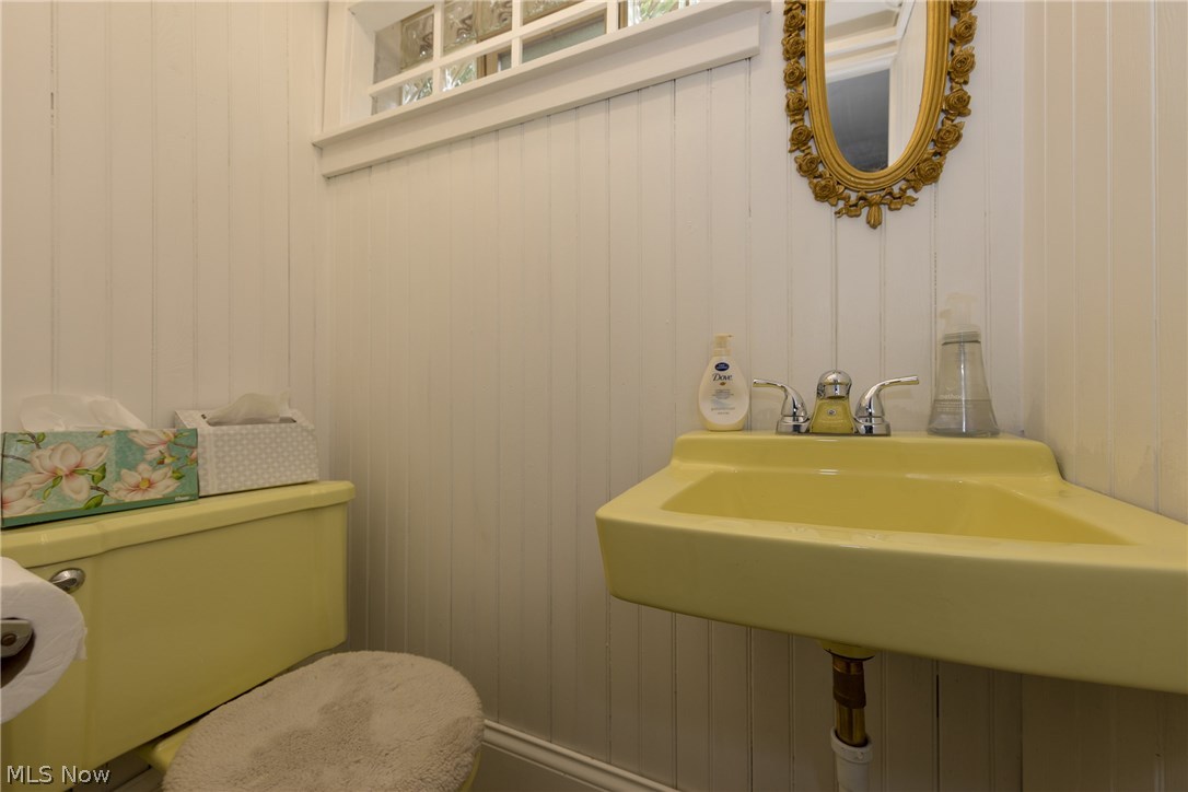 3301 Chadbourne Road Cleveland, OH 44120 - Photo 24 of 26