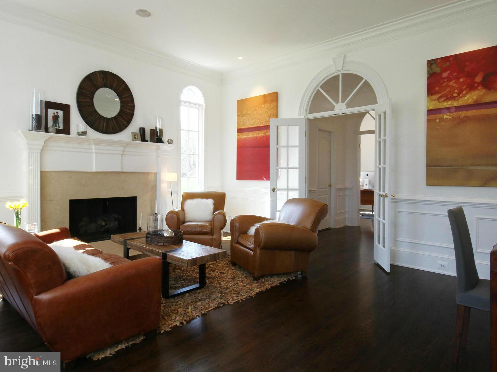 10770 Riverscape Run Great Falls, VA 22066 - Photo 8 of 30 Living Room