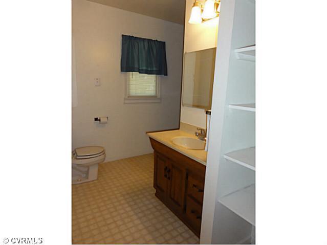 10100 Cool Spring Road Mechanicsville, VA 23116 - Photo 9 of 16 Bathroom