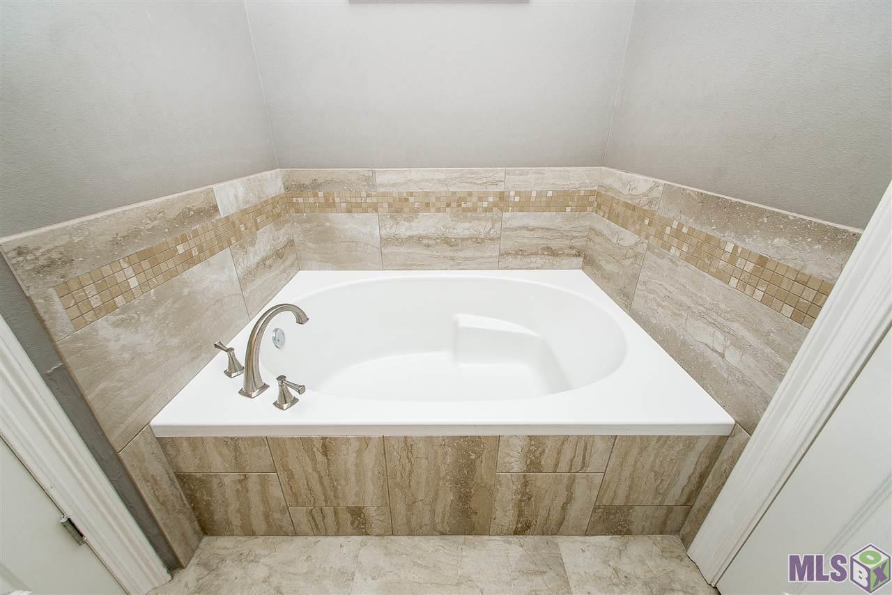 2449 Randy Drive Denham Springs, LA 70726 - Photo 23 of 33 Gallery Image 23