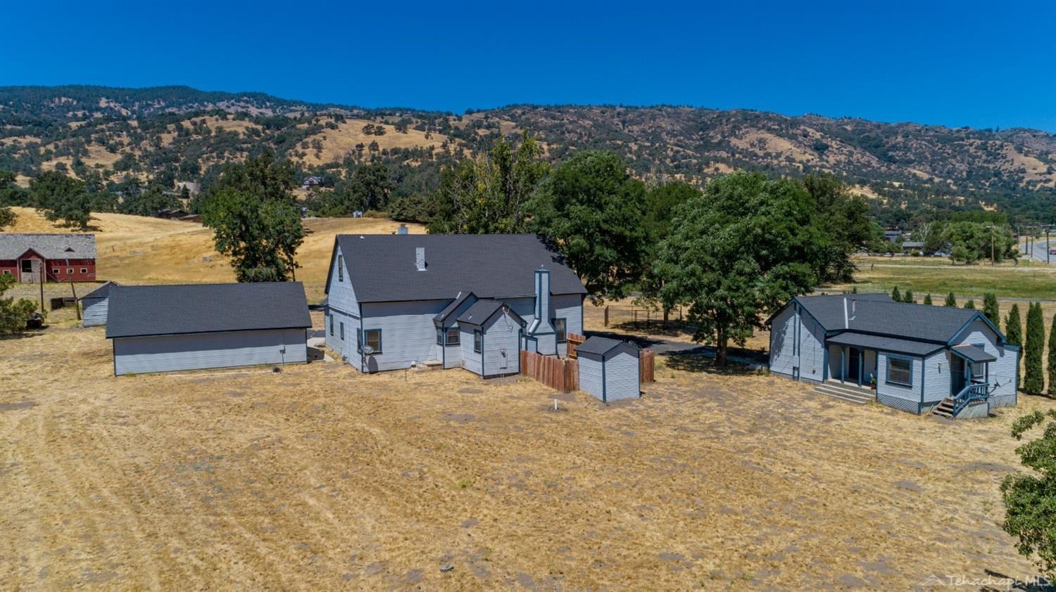 28701 Bear Valley Road Tehachapi, CA 93561 - Photo 8 of 57 Gallery Image 8