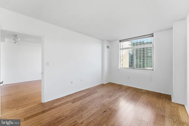 $359,000 | 7111 Woodmont Avenue, Unit 708, Bethesda, MD 20815