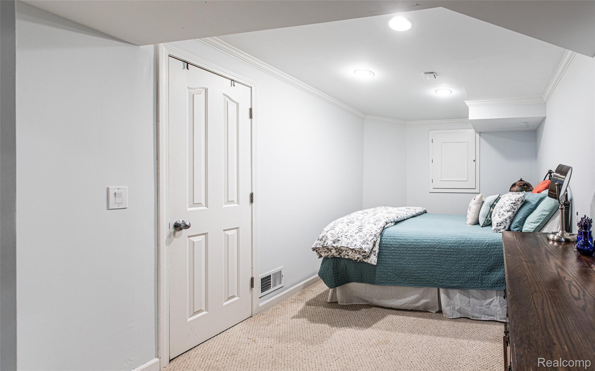1915 Catlin Drive Rochester, MI 48306 - Photo 34 of 39 34 - Basement Bedroom 5.jpg
