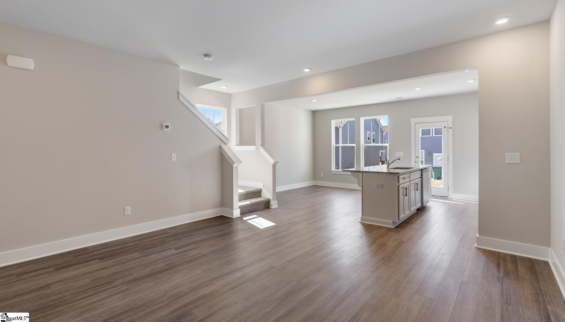 1398 Maplesmith Way Moore, SC 29369 - Photo 4 of 25 Gallery Image 4