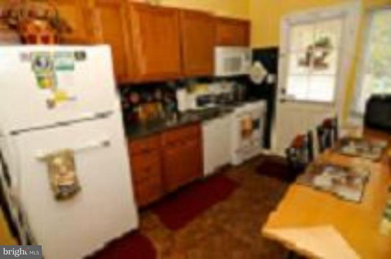 1803 Heathfield Road Baltimore, MD 21239 - Photo 8 of 11 Kitchen