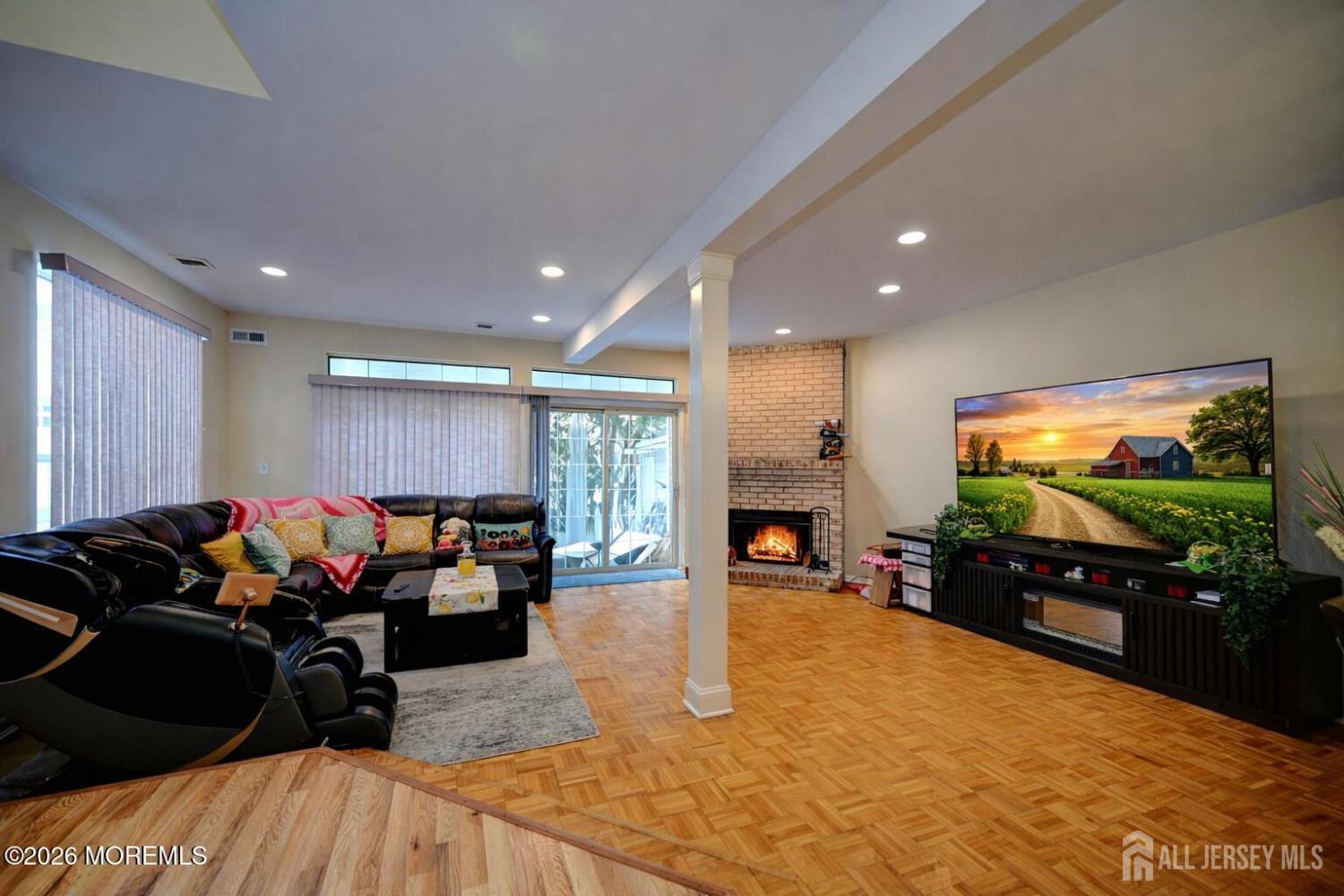 22 Borell Square Parlin, NJ 08859 - Photo 7 of 32