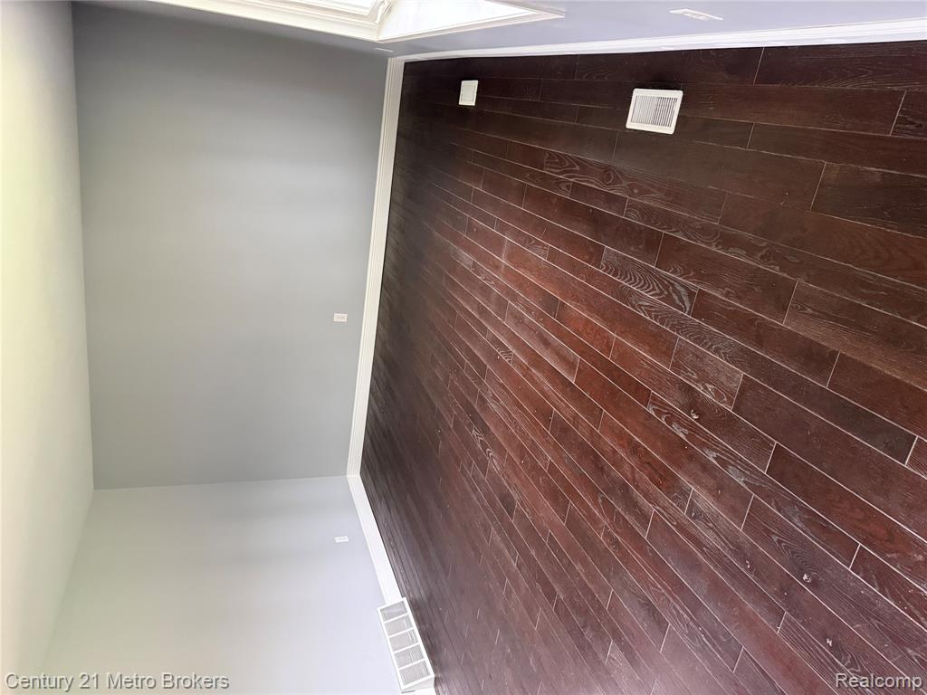 3202 Wolcott Street Flint, MI 48504 - Photo 3 of 28