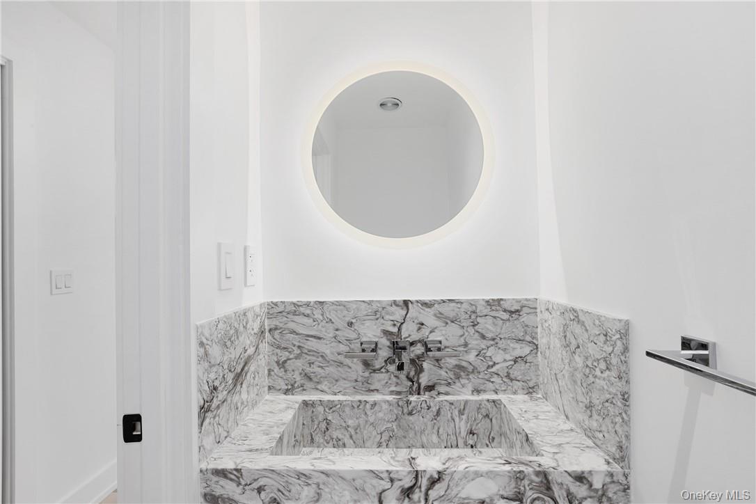100 Pondfield Road, Unit 3A Bronxville, NY 10708 - Photo 15 of 22 Powder room