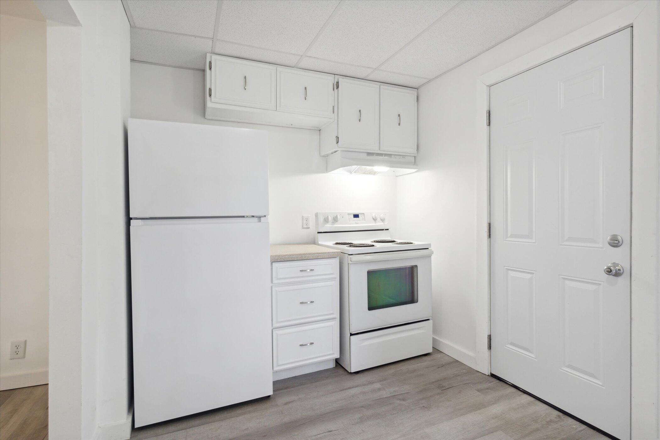 1627 Reed Street Kalamazoo, MI 49001 - Photo 14 of 32 15-1627-Reed-St-Kalamazoo-MI-49001-Windo