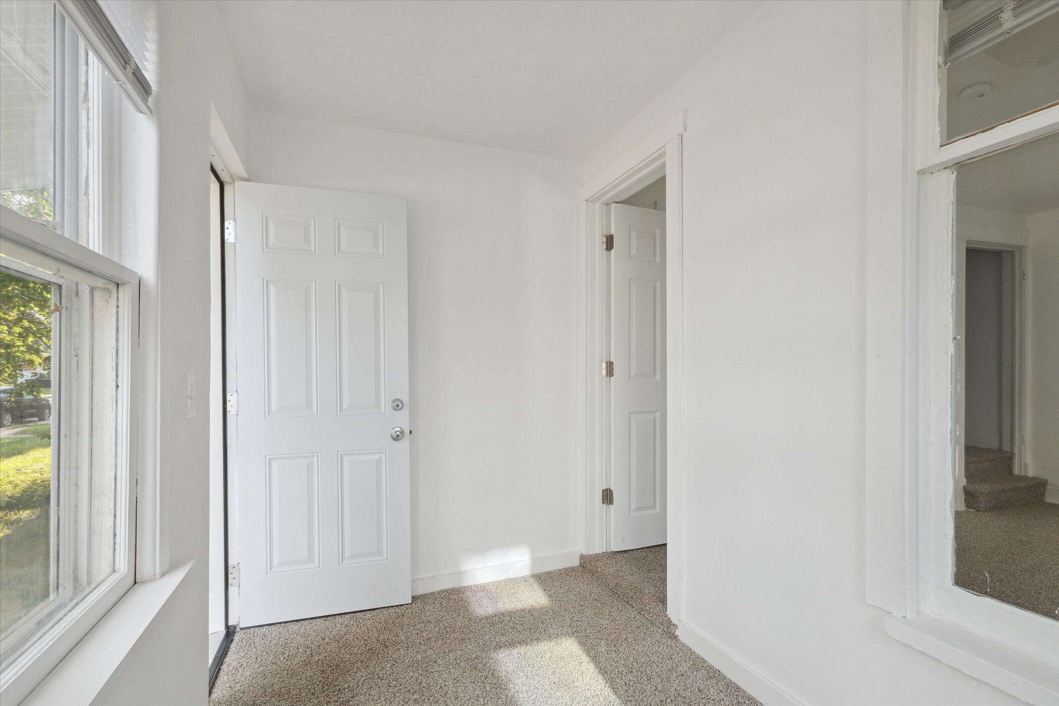 1627 Reed Street Kalamazoo, MI 49001 - Photo 6 of 32 07-1627-Reed-St-Kalamazoo-MI-49001-Windo