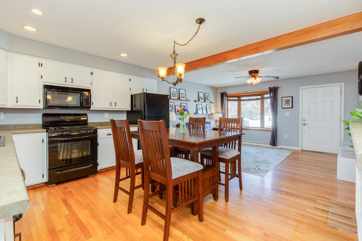 25 Meade Street Nashua, NH 03064 - Photo 7 of 49
