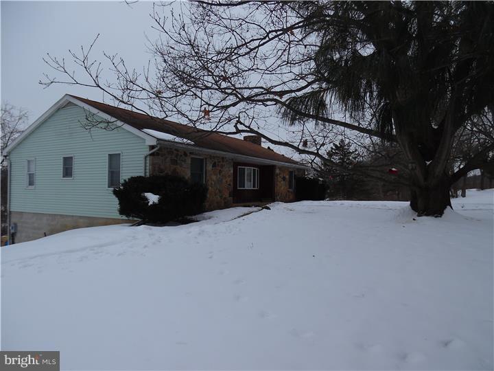 848 Spring Hill Road Riegelsville, PA 18077 - Photo 3 of 20