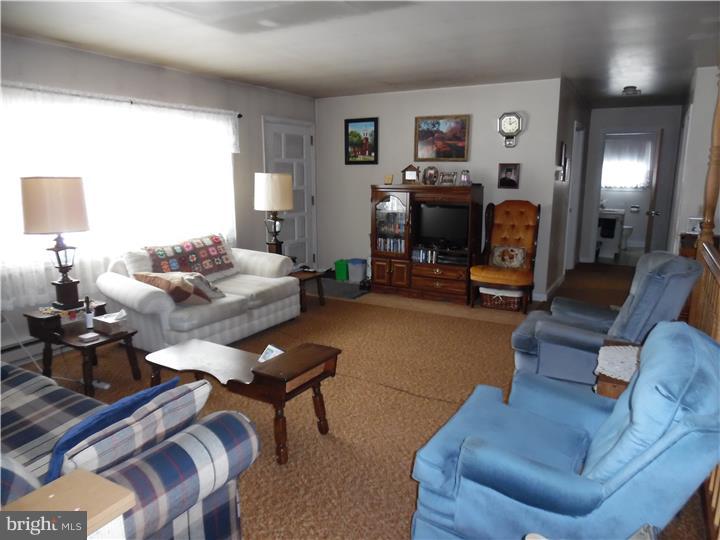 848 Spring Hill Road Riegelsville, PA 18077 - Photo 9 of 20