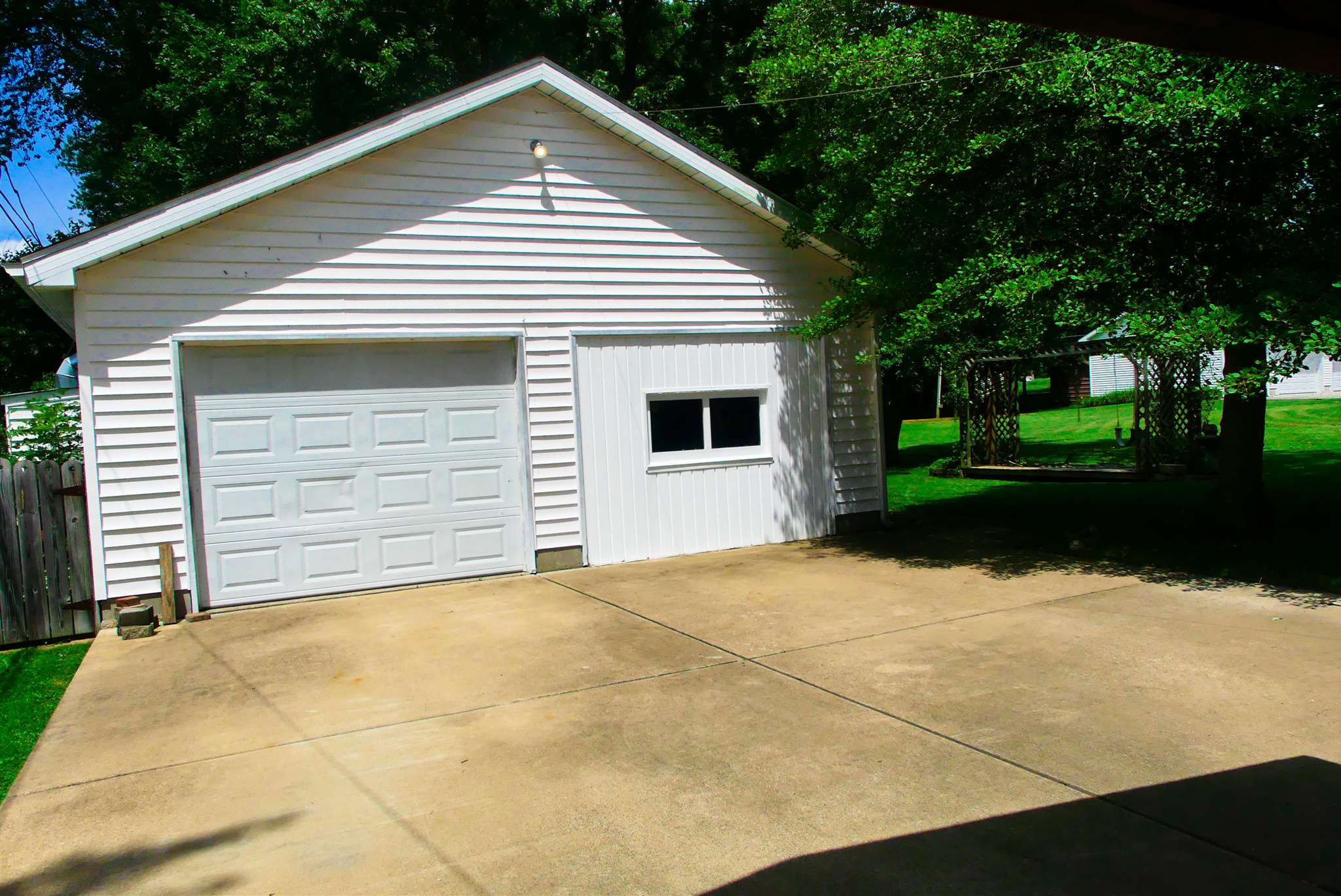 7230 Old State Road Evansville, IN 47710 - Photo 2 of 23 Gallery Image 2