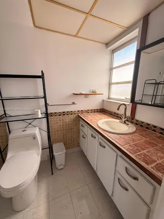 $2,300 | Meadowbrook Towers Condominium Apartment, Hallandale Beach, FL 33009