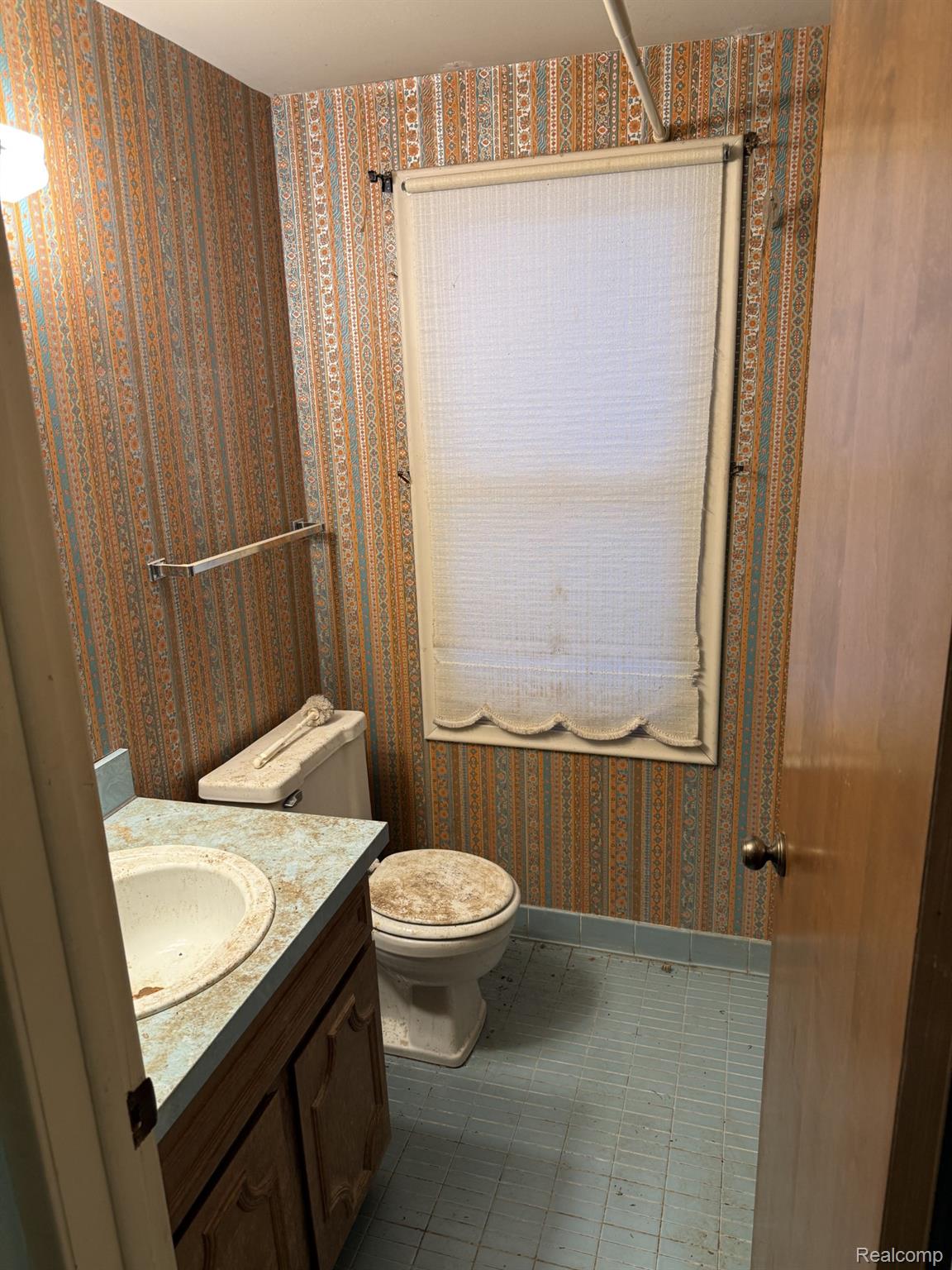 34630 Old Timber Road Farmington, MI 48331 - Photo 14 of 21 Primary bath