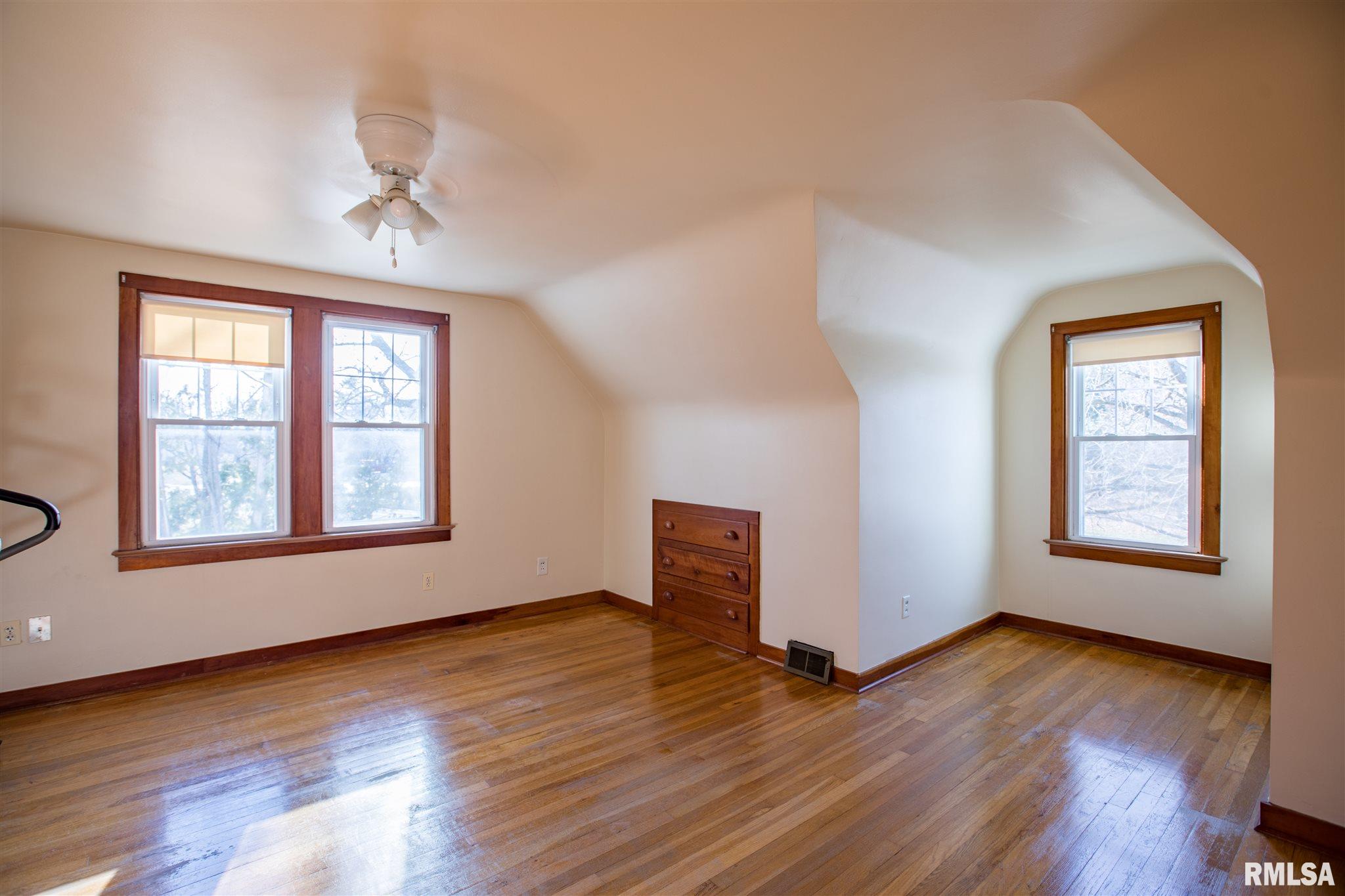 9023 Knoxville Road Milan, IL 61264 - Photo 11 of 18 Gallery Image 11