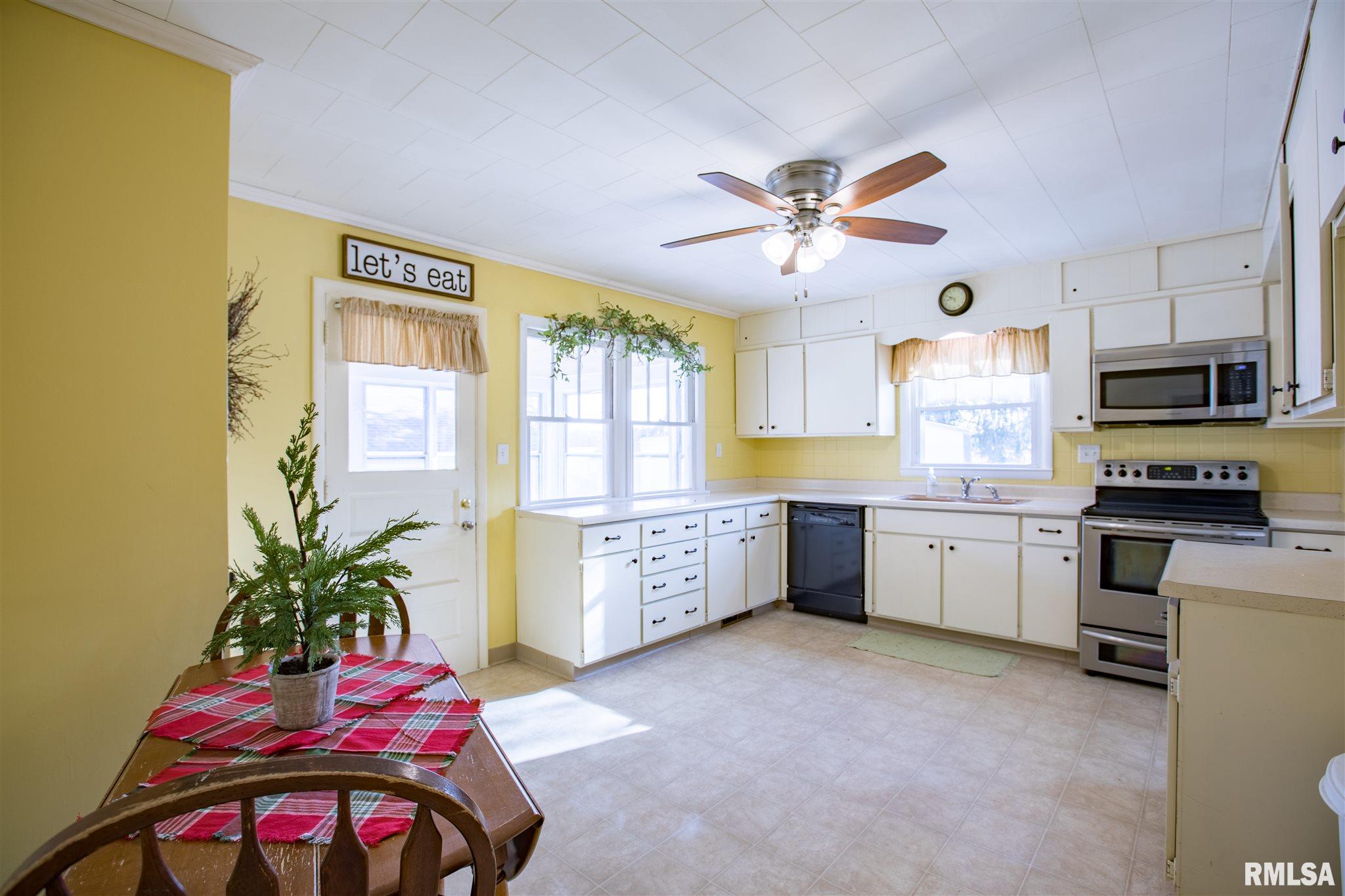 9023 Knoxville Road Milan, IL 61264 - Photo 2 of 18 Gallery Image 2