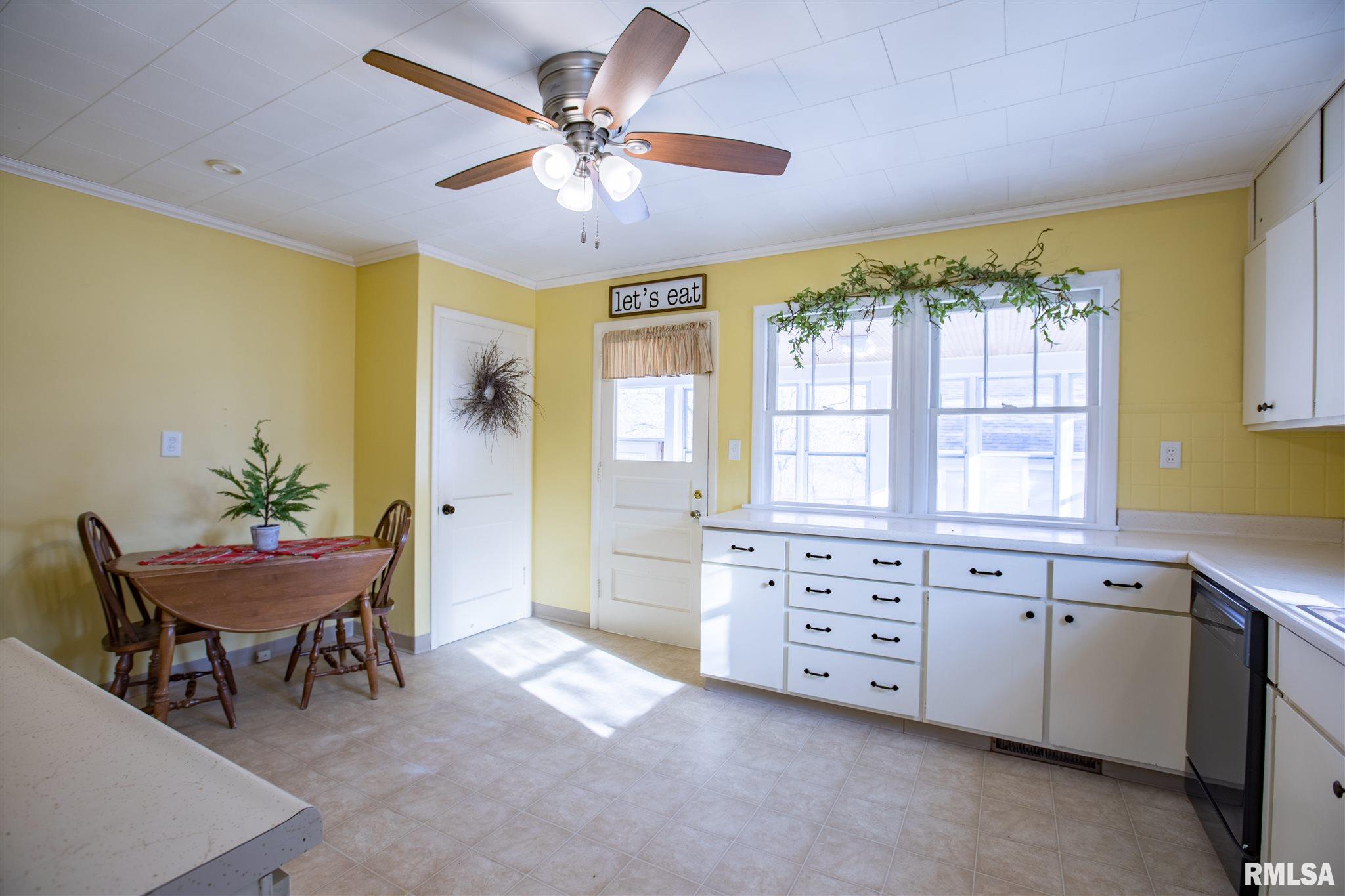 9023 Knoxville Road Milan, IL 61264 - Photo 3 of 18 Gallery Image 3