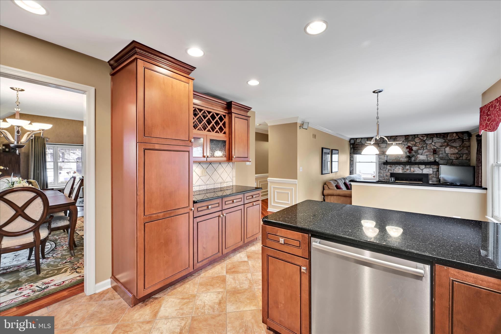 213 Beatrice Lane Aston, PA 19014 - Photo 18 of 45 Kitchen