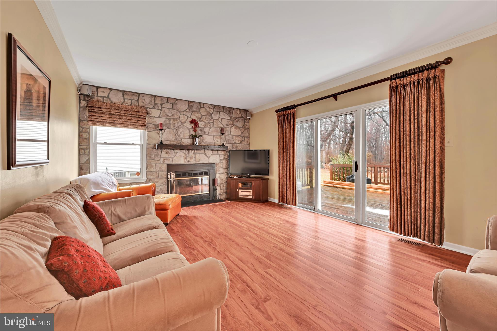 213 Beatrice Lane Aston, PA 19014 - Photo 19 of 45 Family Room