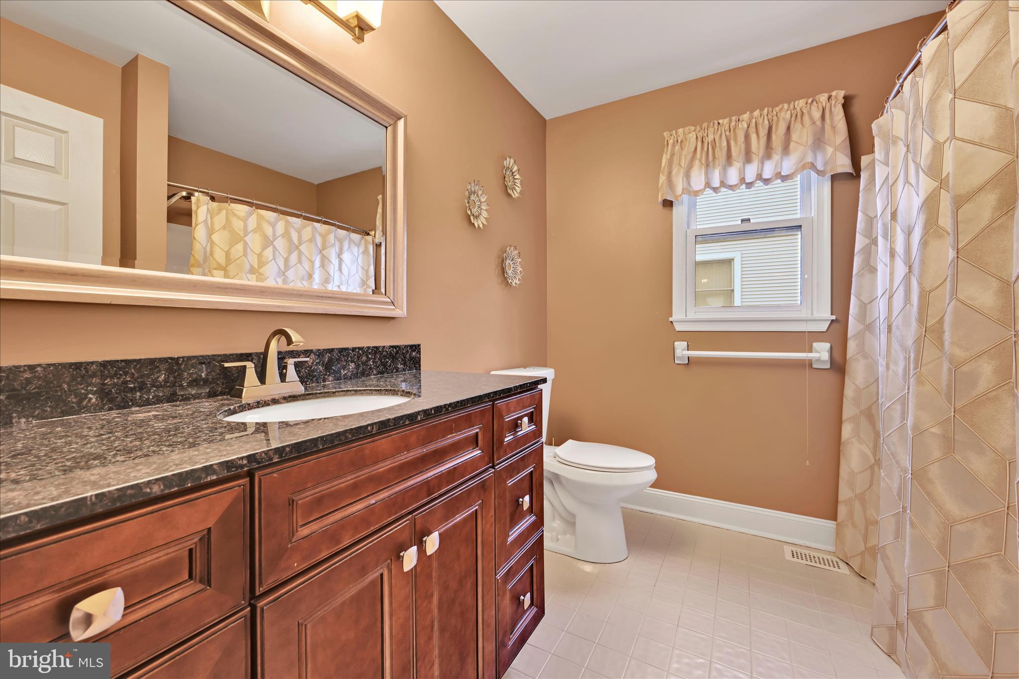 213 Beatrice Lane Aston, PA 19014 - Photo 26 of 45 Bathroom