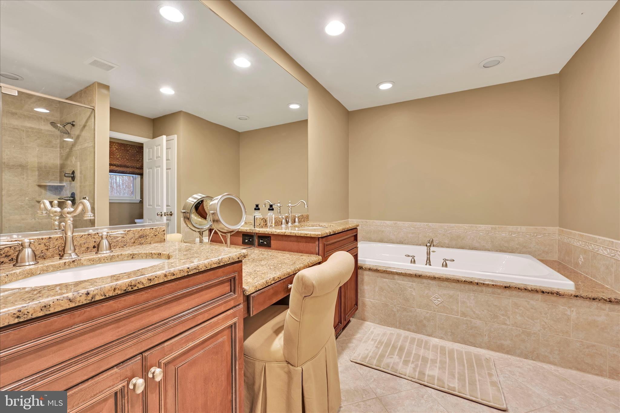 213 Beatrice Lane Aston, PA 19014 - Photo 32 of 45 Bathroom