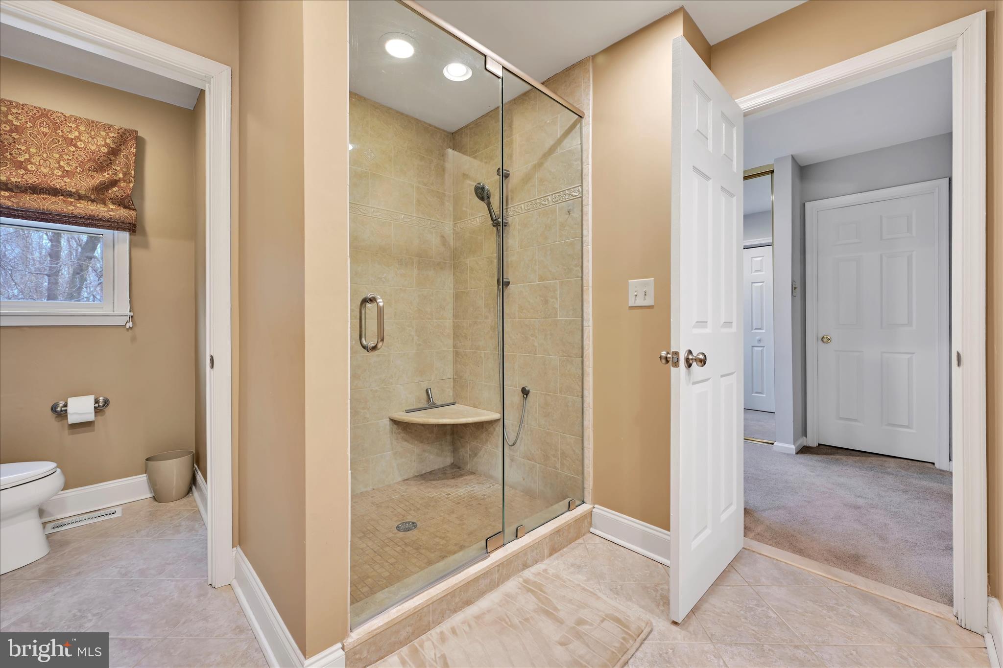 213 Beatrice Lane Aston, PA 19014 - Photo 33 of 45 Bathroom