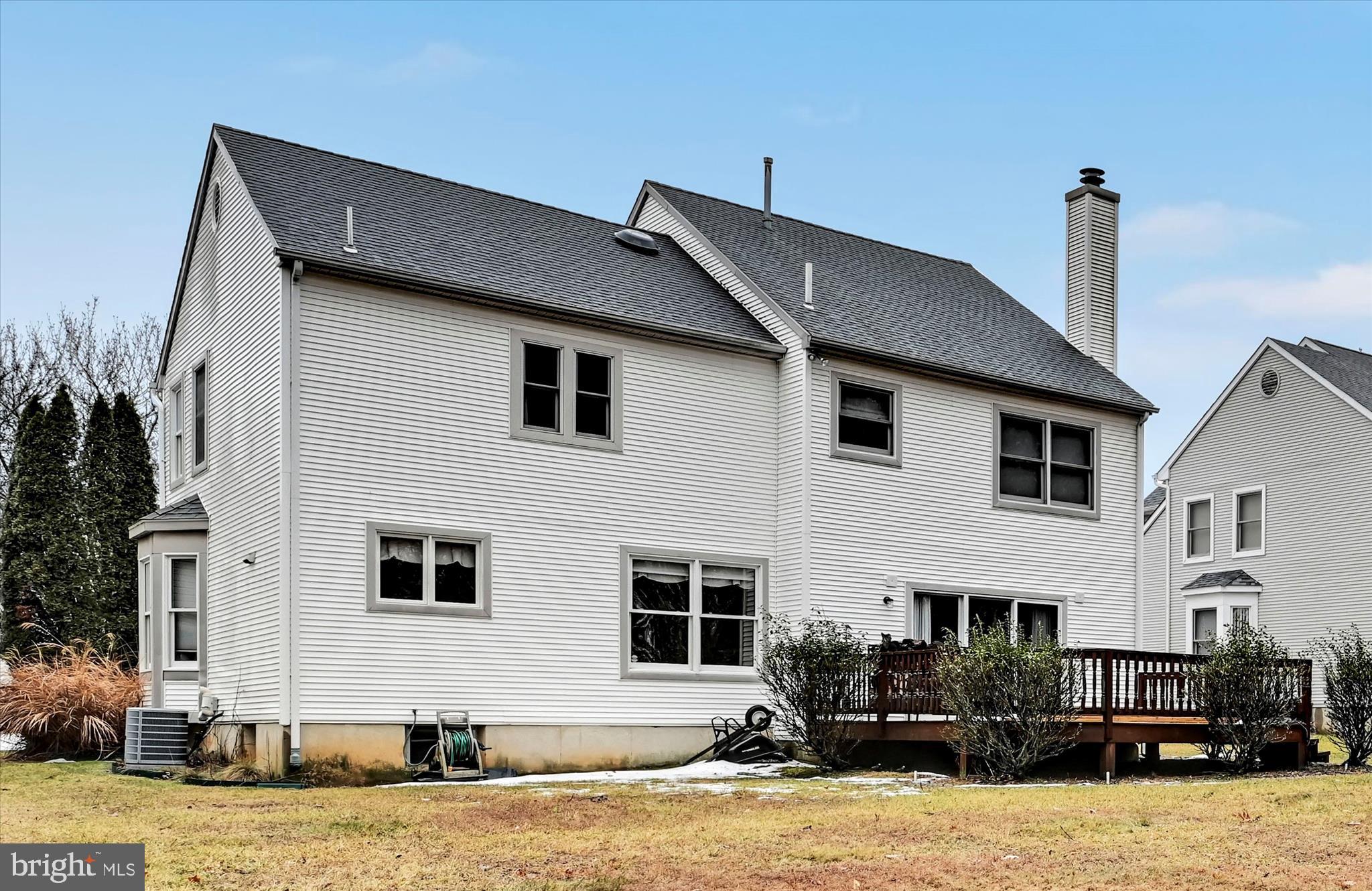 213 Beatrice Lane Aston, PA 19014 - Photo 40 of 45 Exterior Back