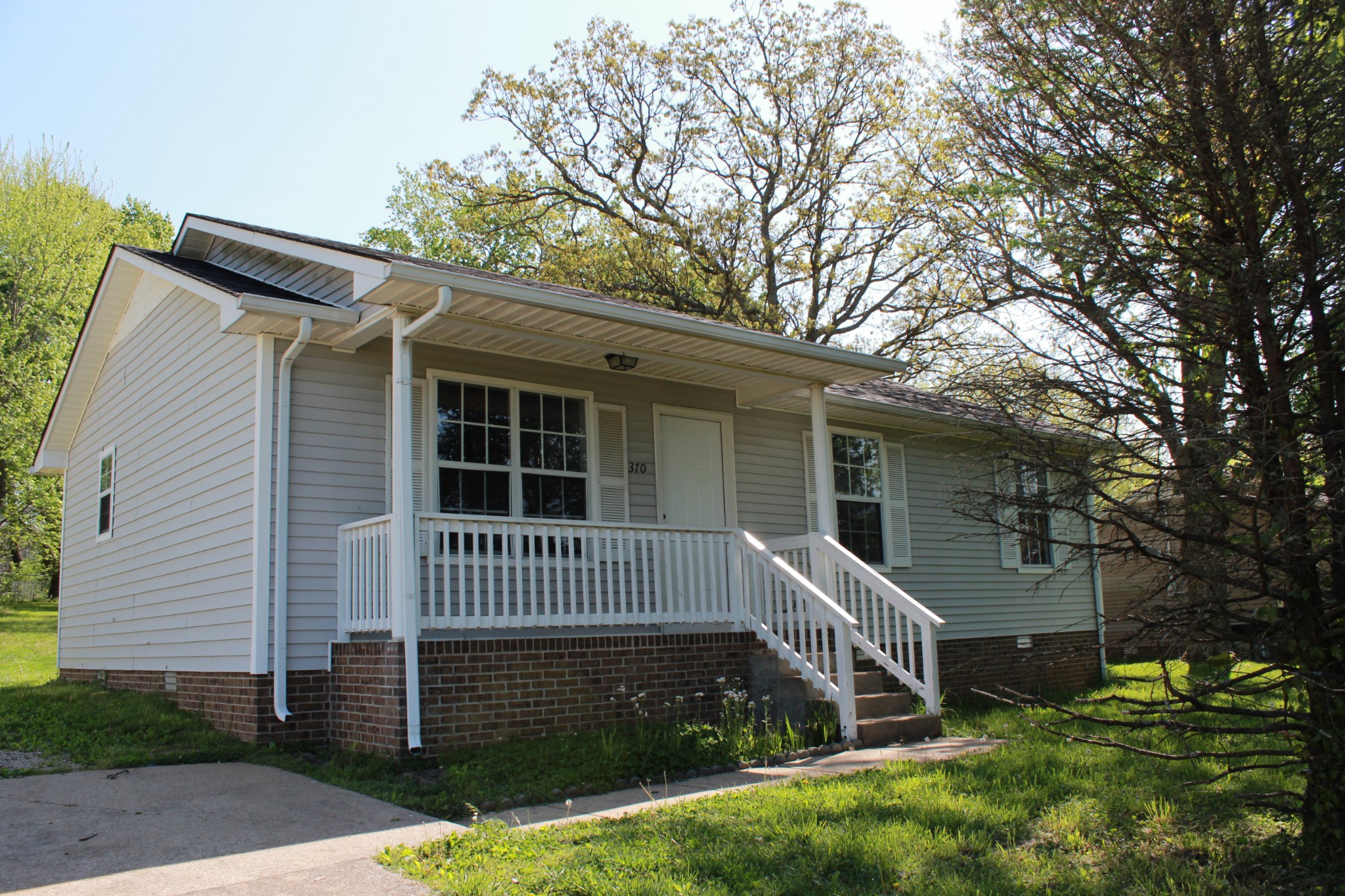 370 Hugh Hunter Road Oak Grove, KY 42262 - Photo 1 of 27