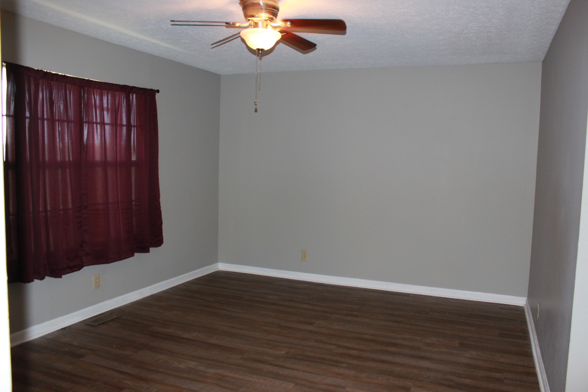 370 Hugh Hunter Road Oak Grove, KY 42262 - Photo 4 of 27