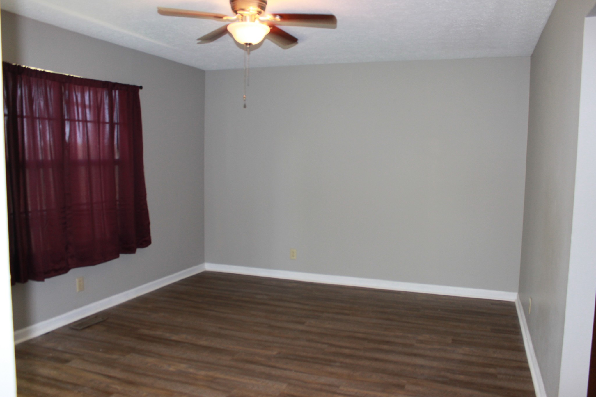 370 Hugh Hunter Road Oak Grove, KY 42262 - Photo 5 of 27