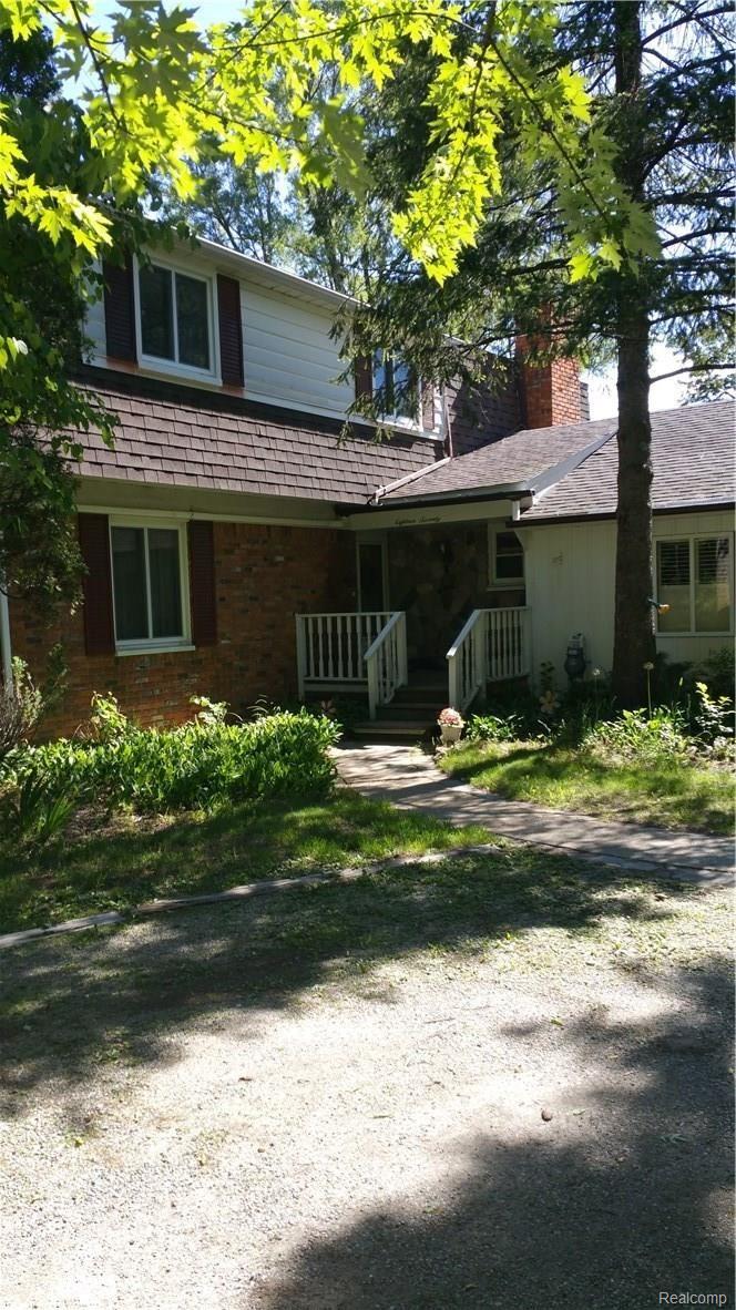 1870 Decker Road Walled Lake, MI 48390 - Photo 2 of 60 20160608_101144.jpg