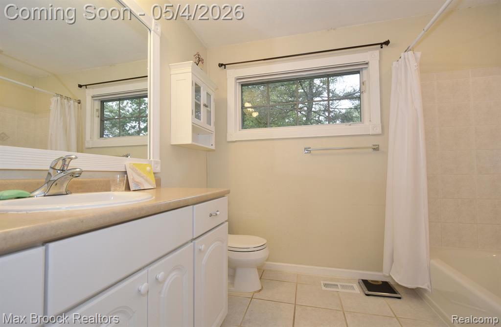 2687 Heathfield Road Bloomfield Hills, MI 48301 - Photo 16 of 20