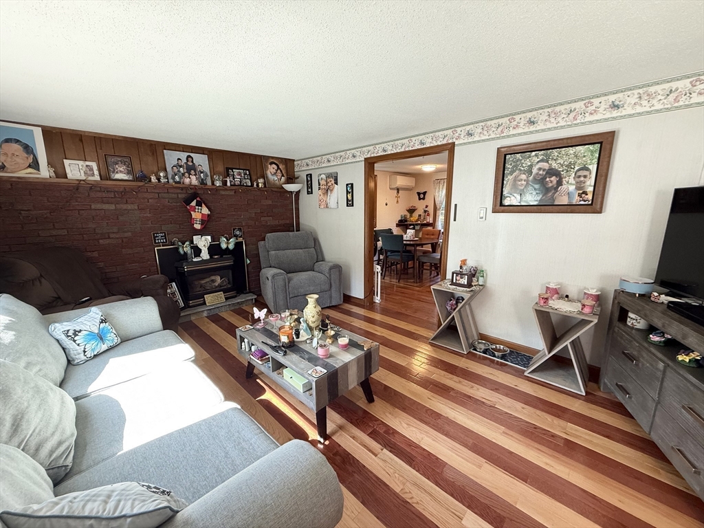 4 Mayfield Road Auburn, MA 01501 - Photo 15 of 34 Gallery Image 15