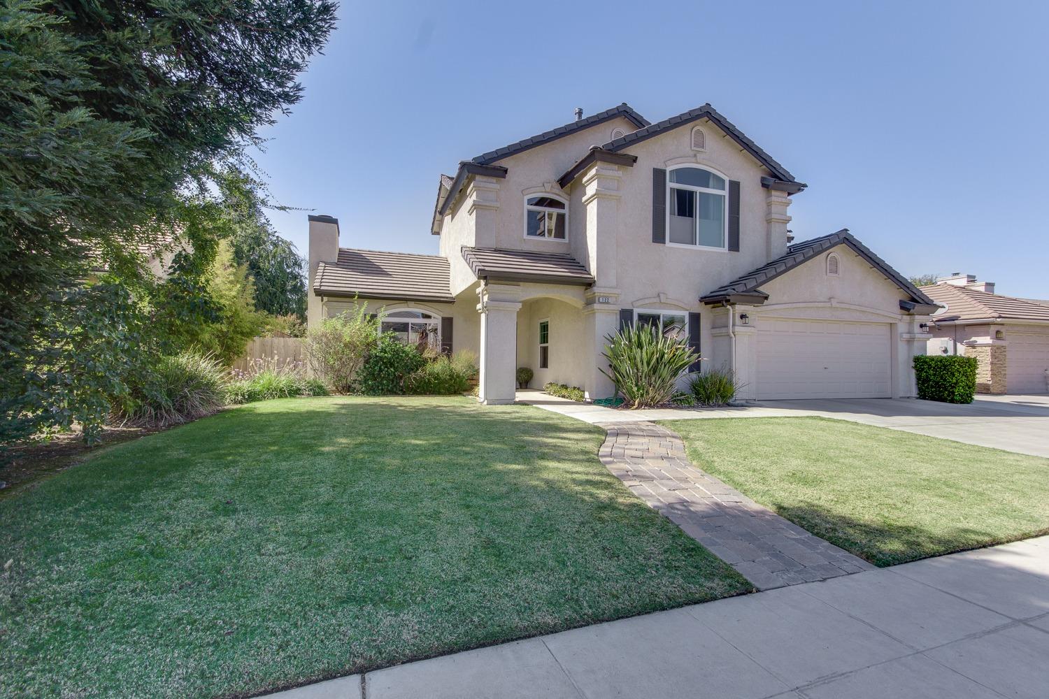 122 North Helm Avenue Clovis, CA 93612 - Photo 2 of 53