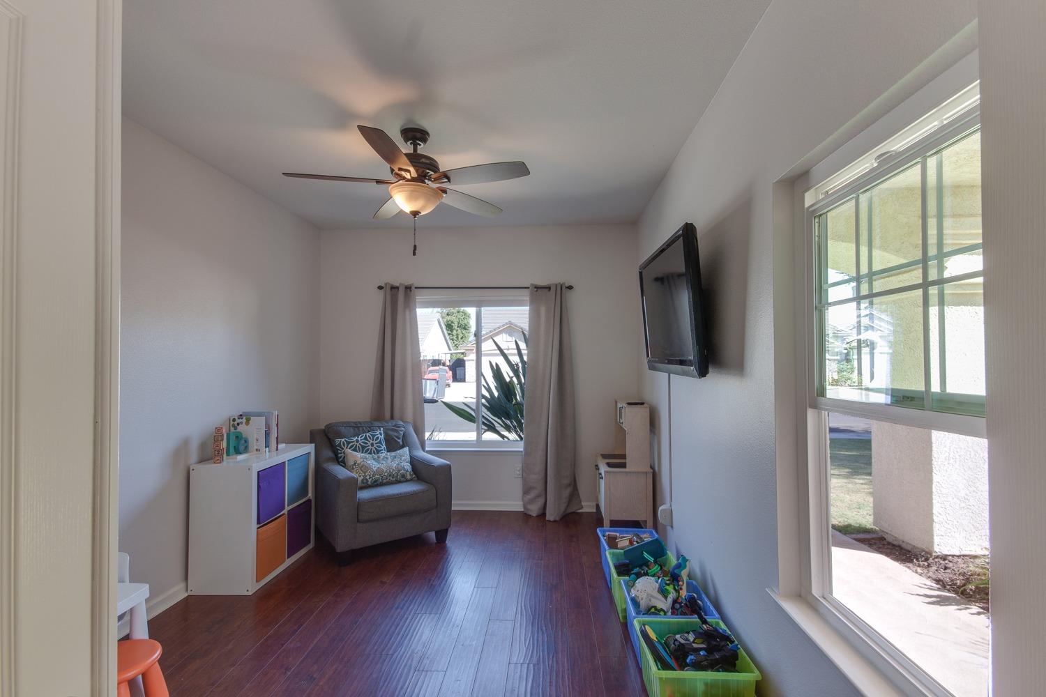 122 North Helm Avenue Clovis, CA 93612 - Photo 14 of 53