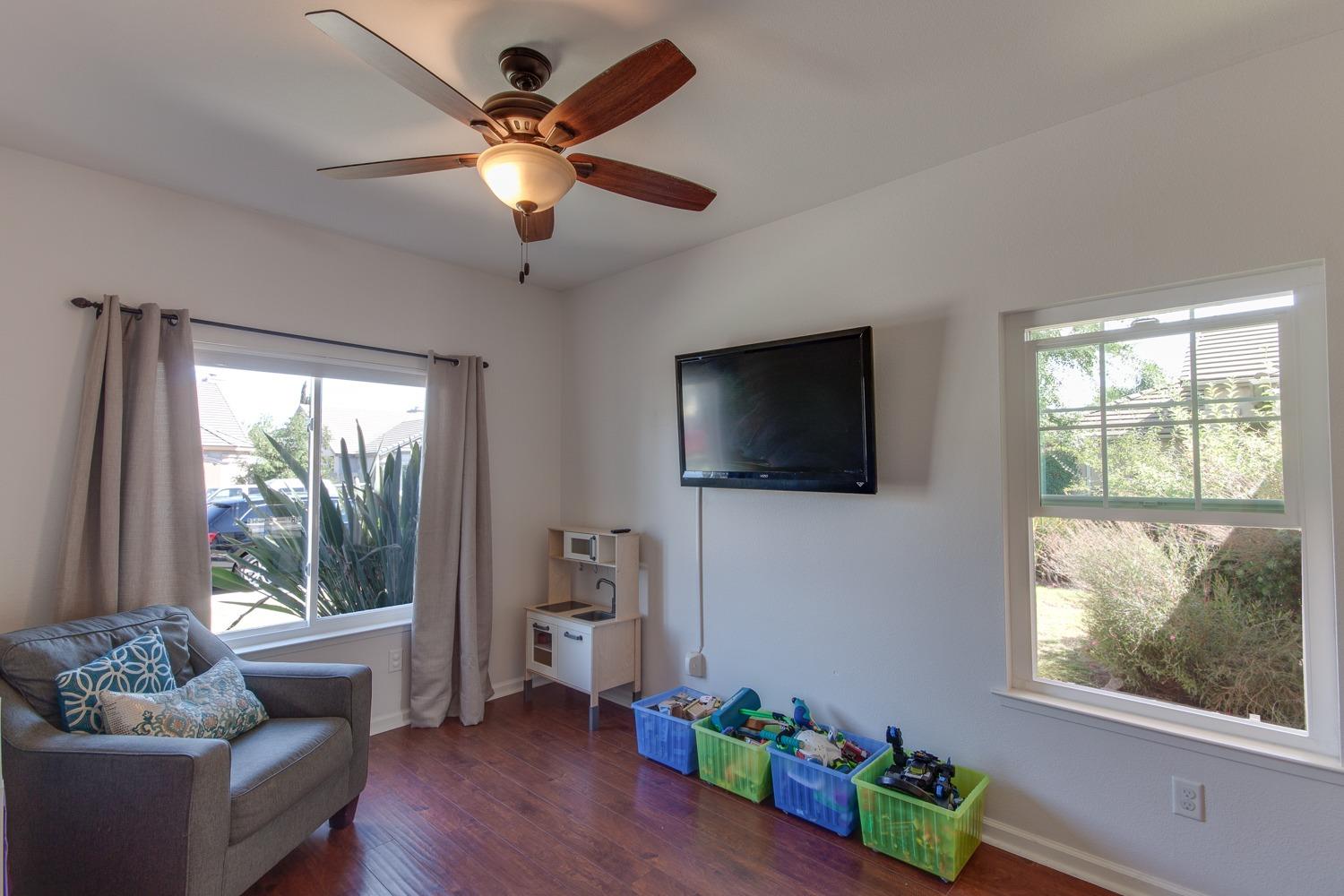 122 North Helm Avenue Clovis, CA 93612 - Photo 15 of 53