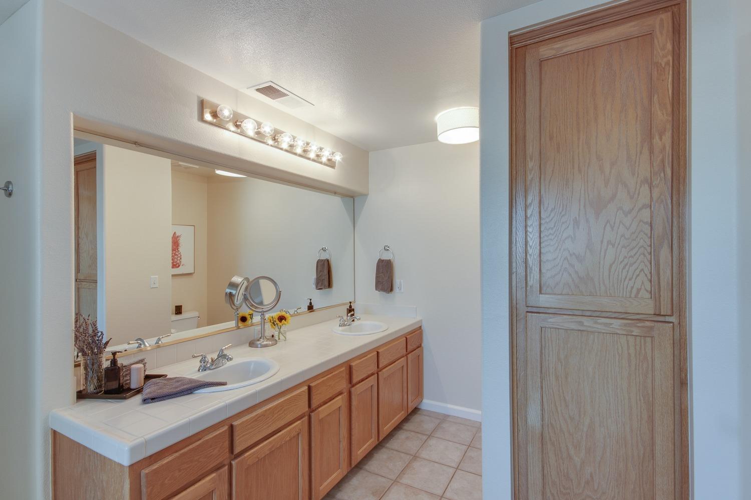 122 North Helm Avenue Clovis, CA 93612 - Photo 20 of 53