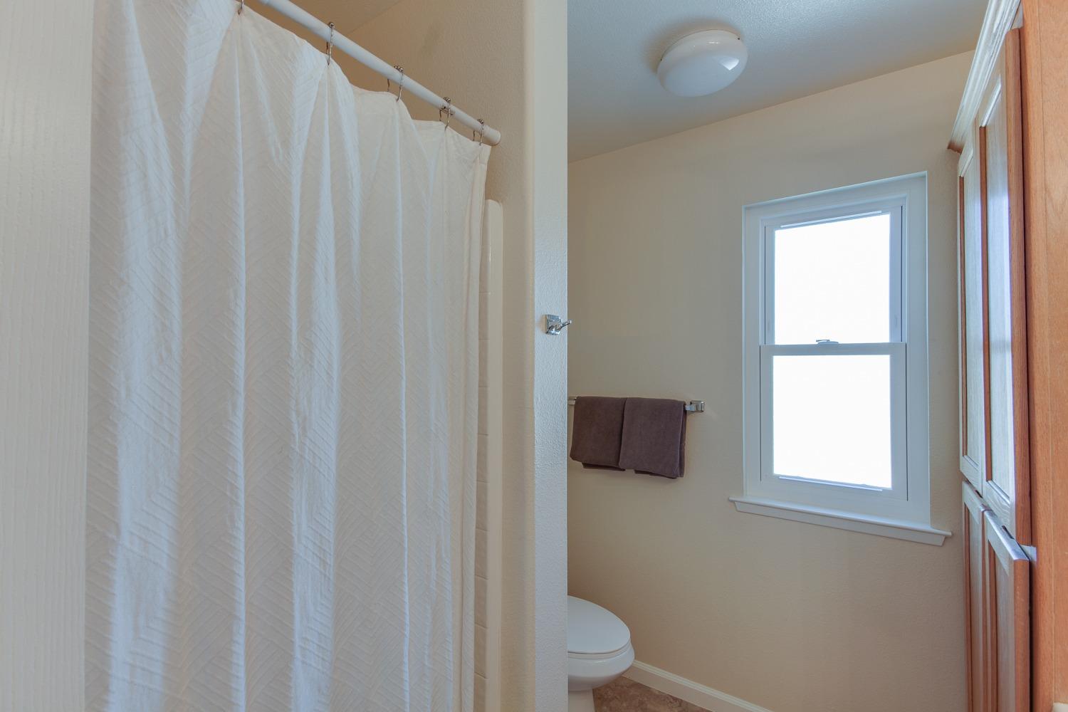 122 North Helm Avenue Clovis, CA 93612 - Photo 21 of 53