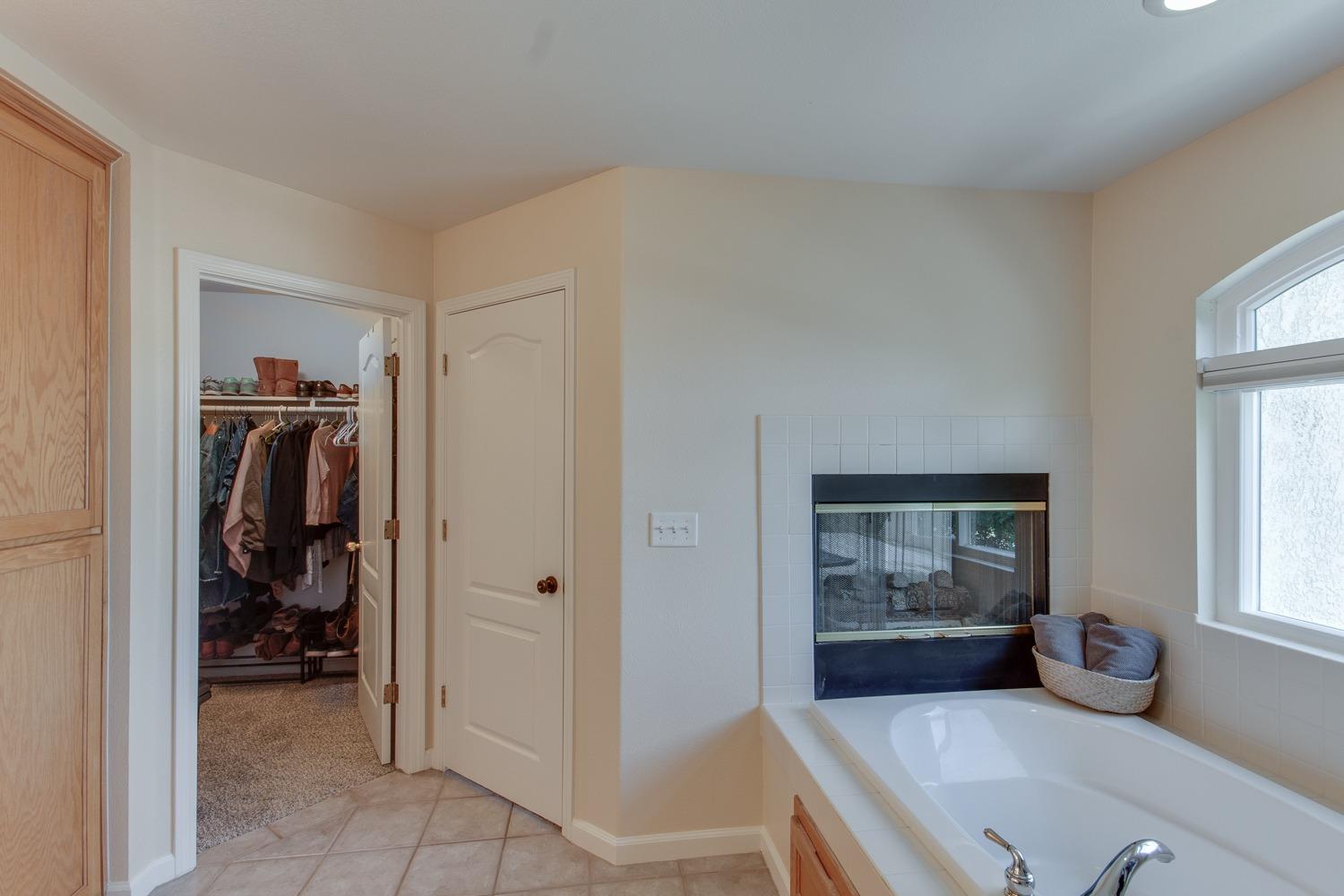 122 North Helm Avenue Clovis, CA 93612 - Photo 23 of 53