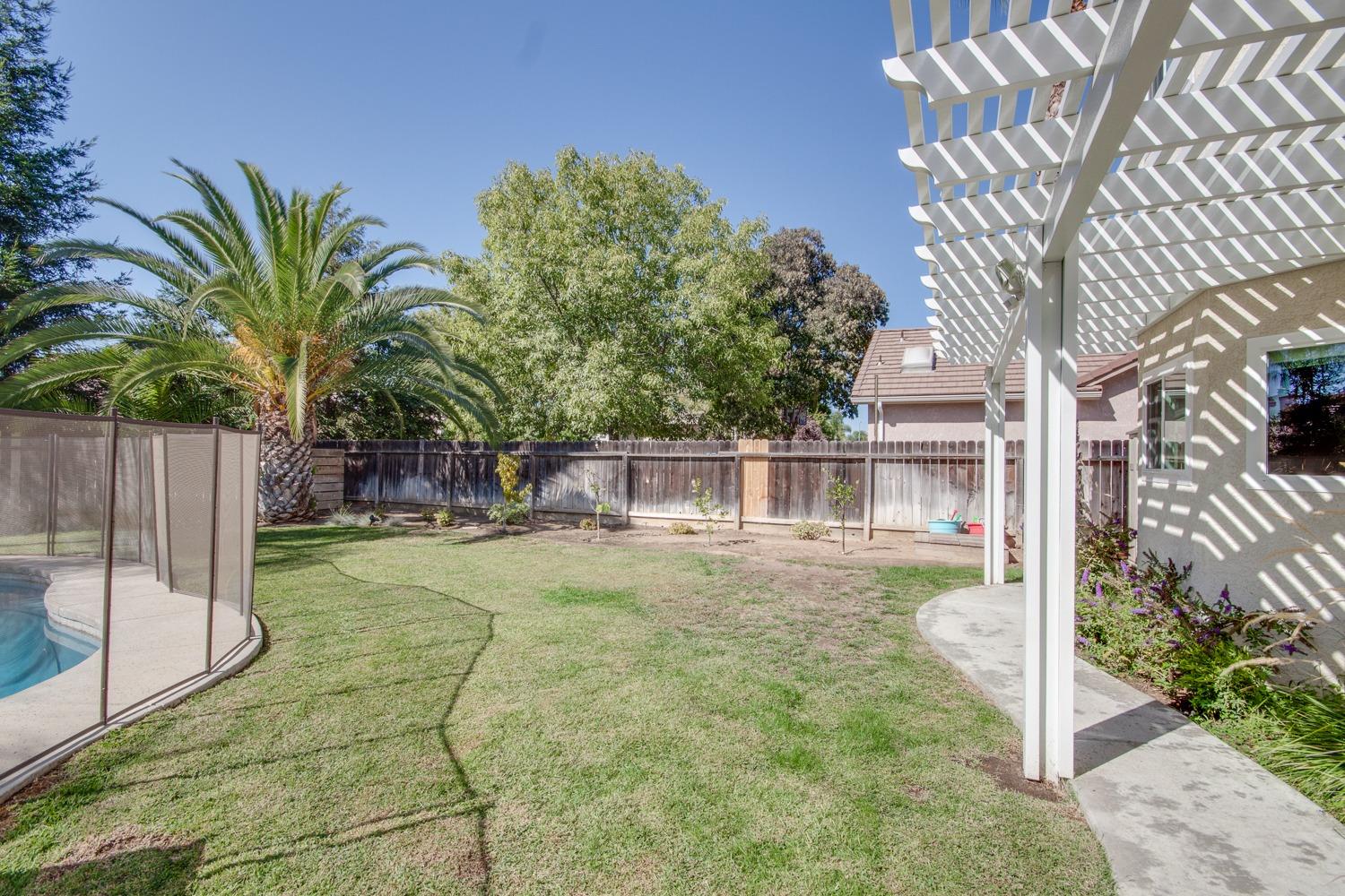 122 North Helm Avenue Clovis, CA 93612 - Photo 39 of 53