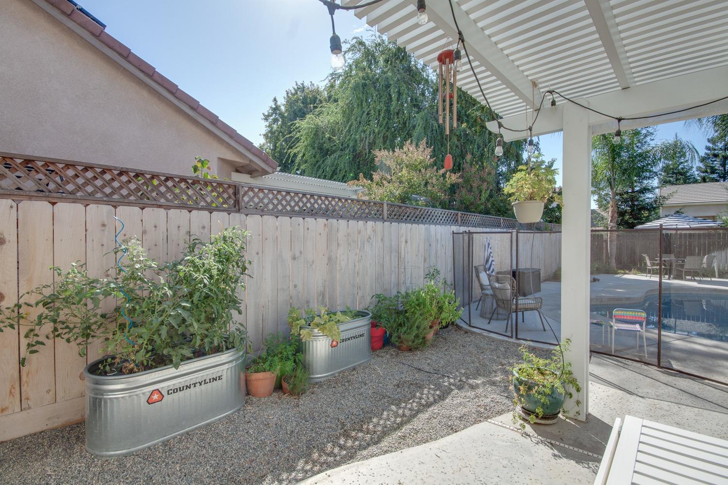 122 North Helm Avenue Clovis, CA 93612 - Photo 46 of 53