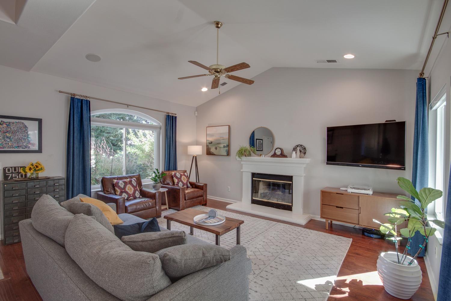 122 North Helm Avenue Clovis, CA 93612 - Photo 6 of 53