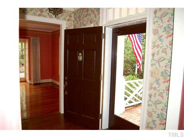 815 Marlowe Road, Unit 1 Raleigh, NC 27609 - Photo 4 of 22 Foyer